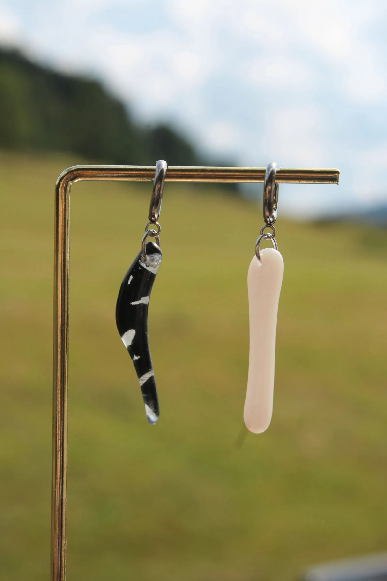 Boucles d’oreilles artisanales en verre recyclé