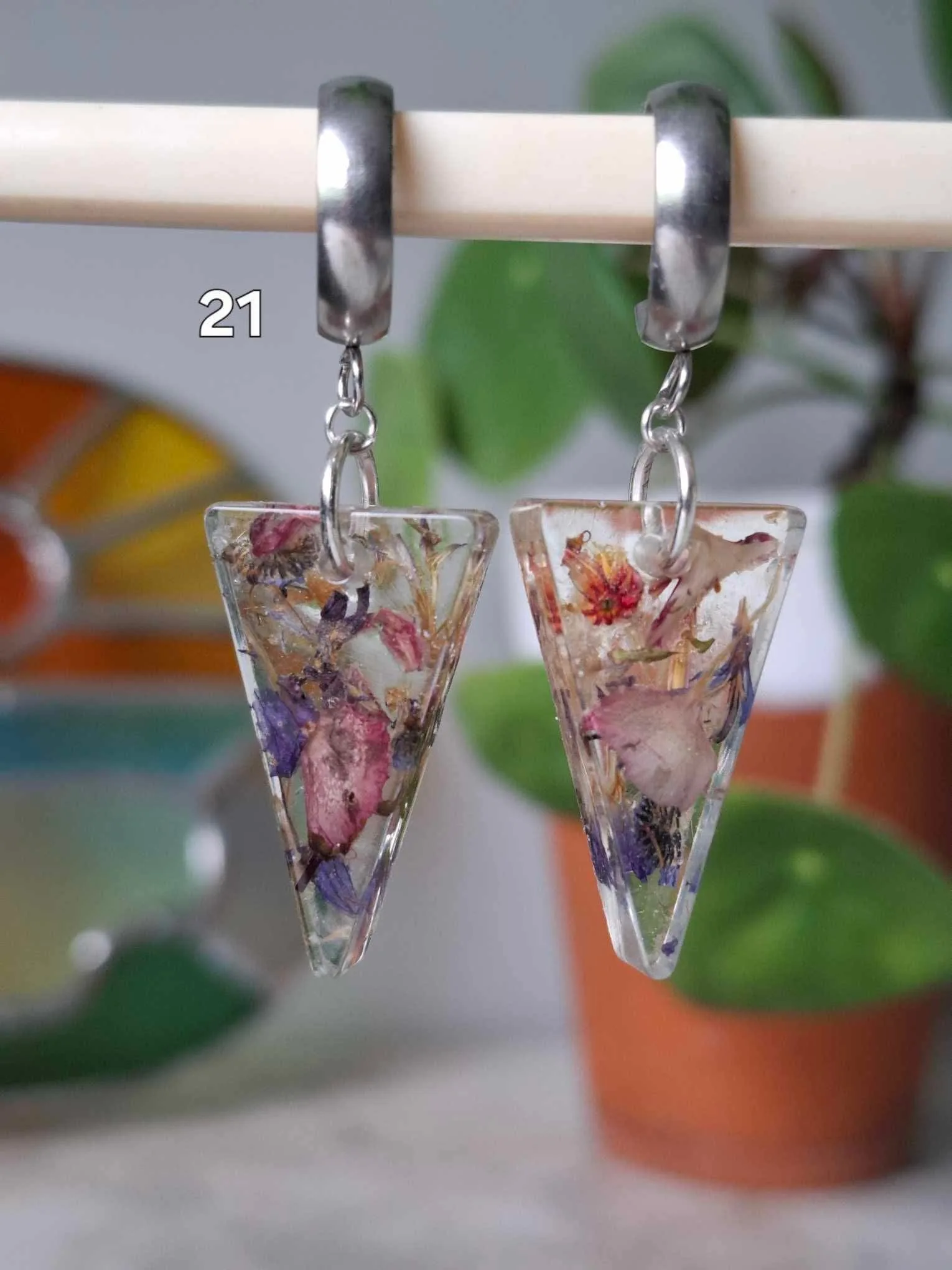 Boucles d’oreilles en résine et fleurs