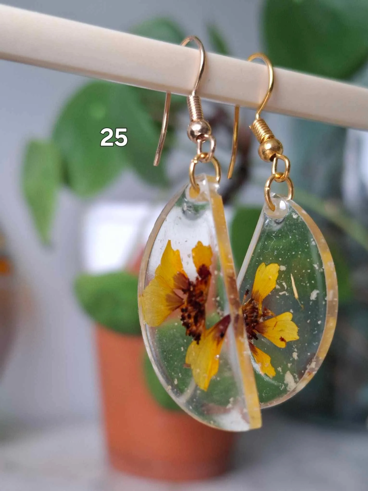 Boucles d’oreilles résine et fleurs