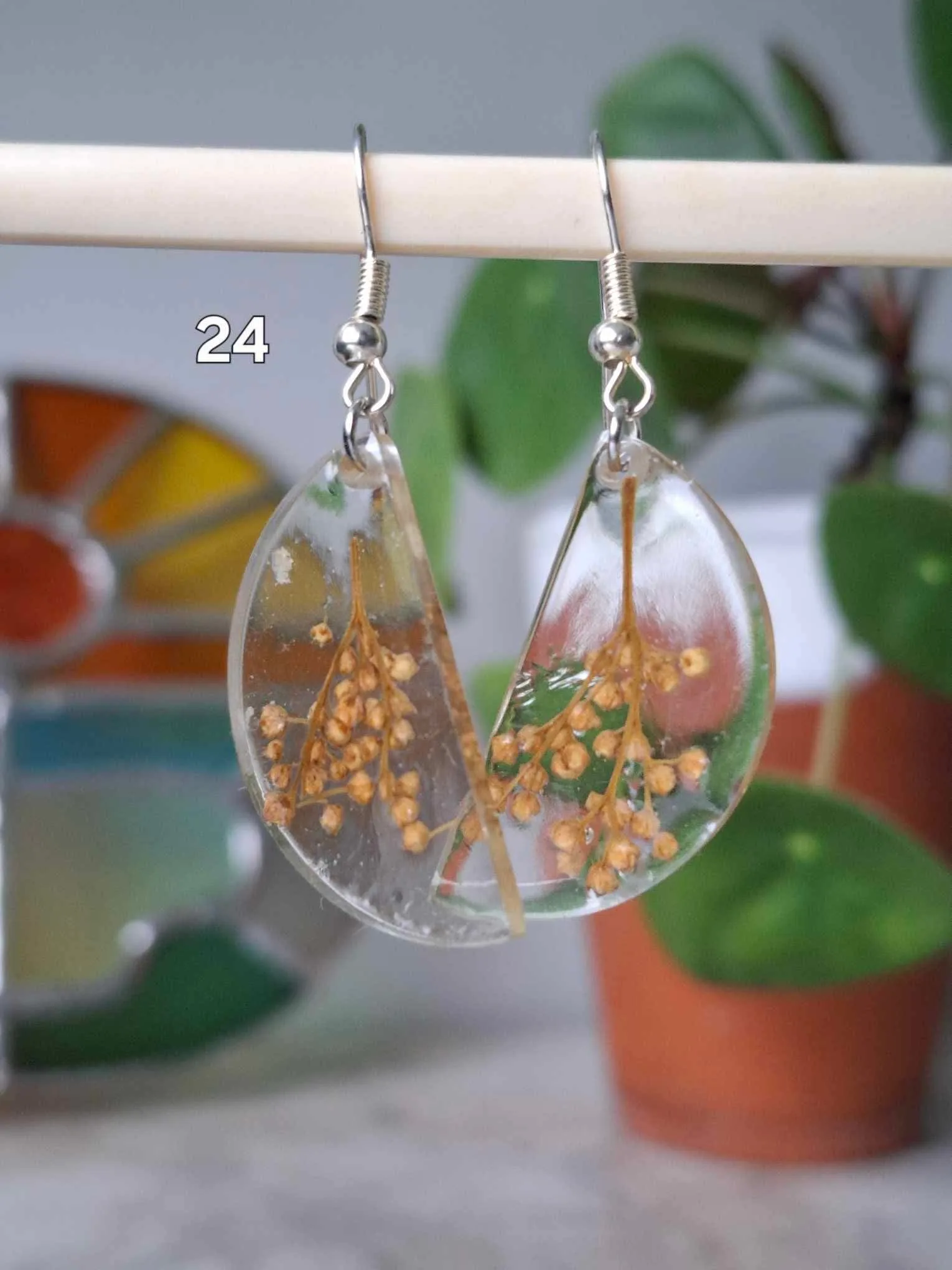 Boucles d’oreilles résine et fleurs