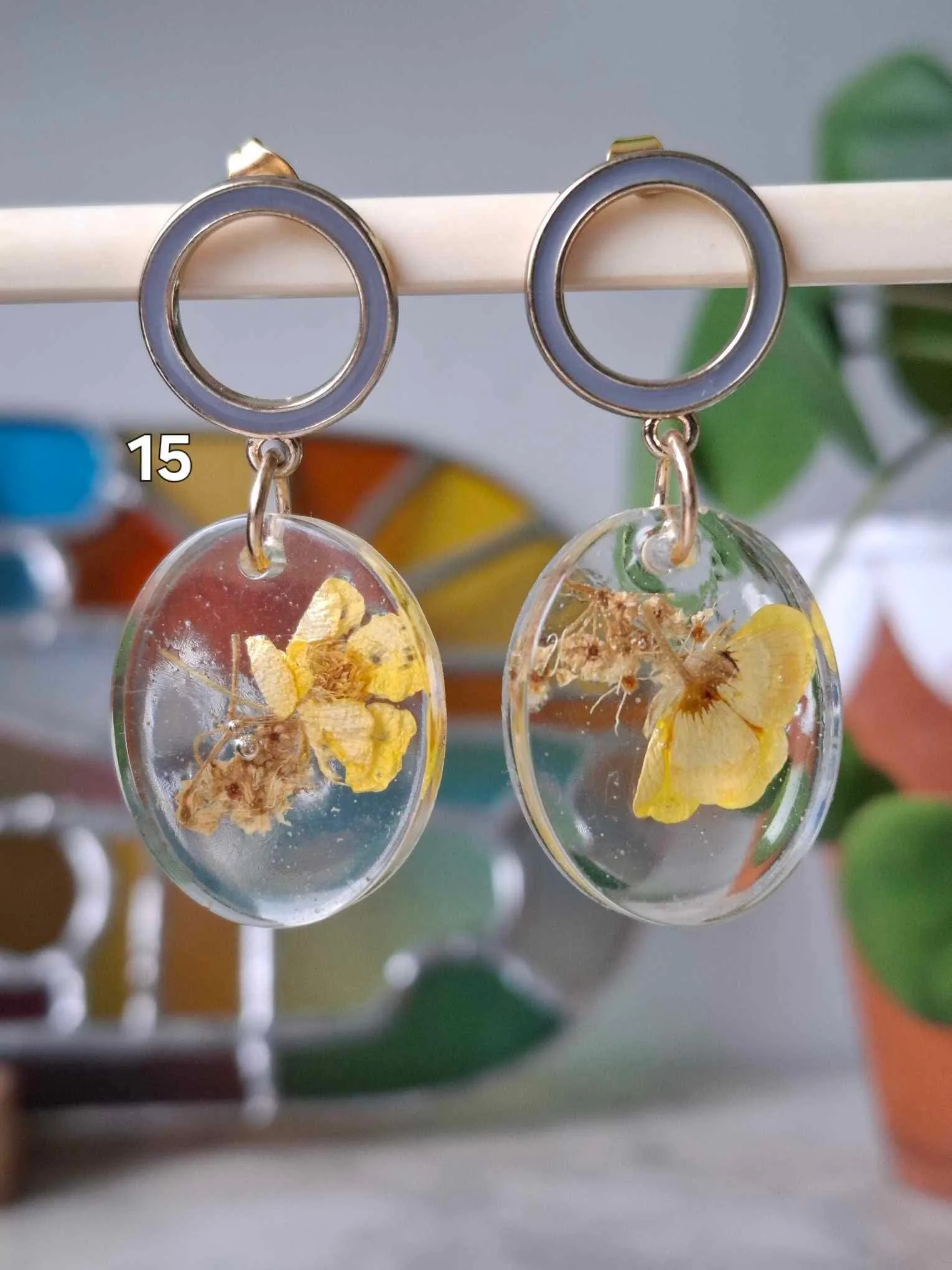 Boucles d’oreilles résine et fleurs