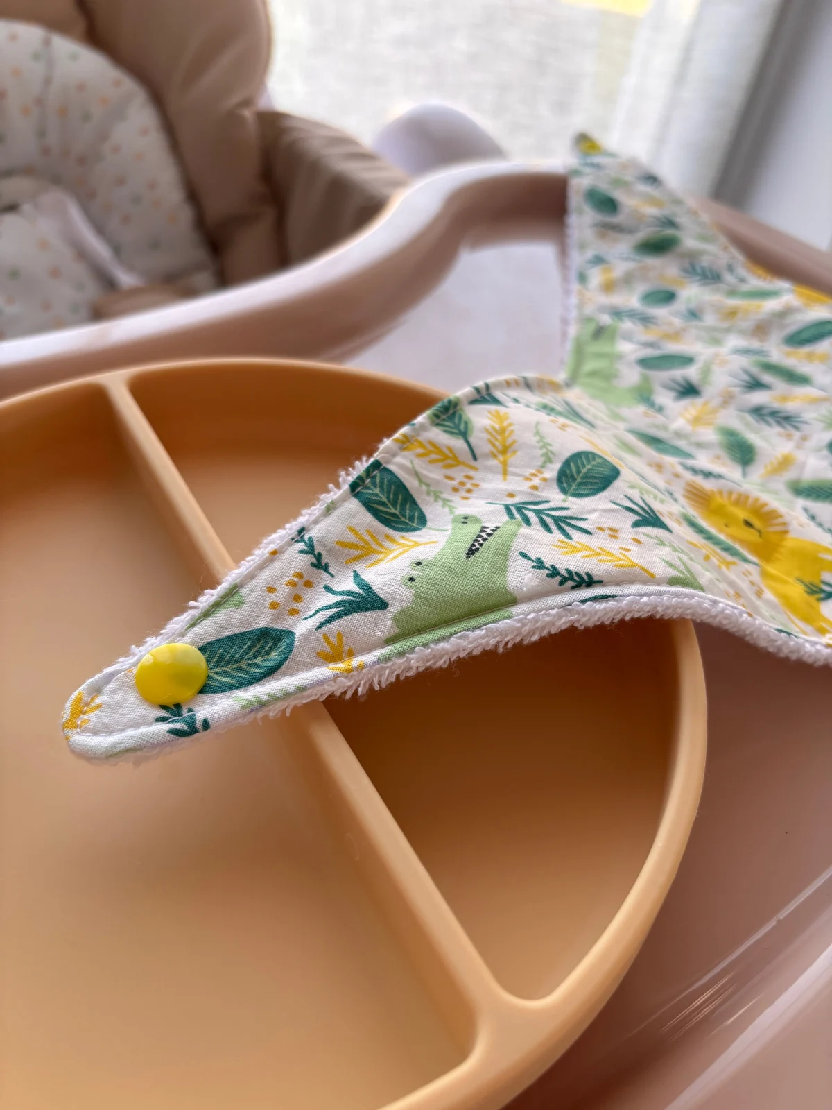 Bavoir bandana "Jungle tropicale"