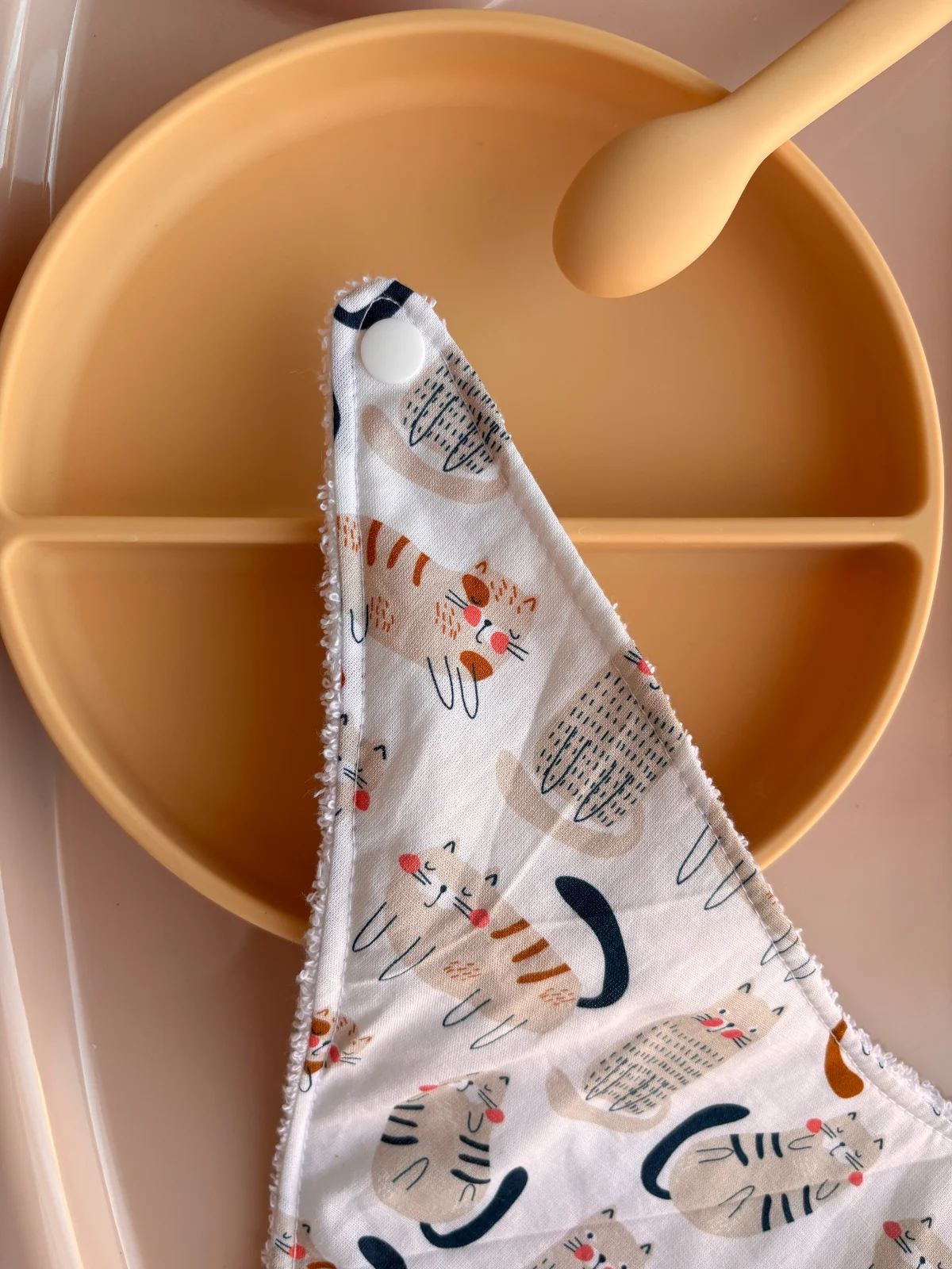 Bavoir bandana "Les petits explorateurs"