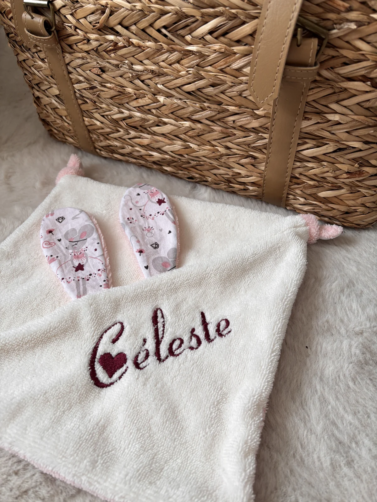 Coffret naissance doudou plat et accessoires assortis - "Ballet céleste"