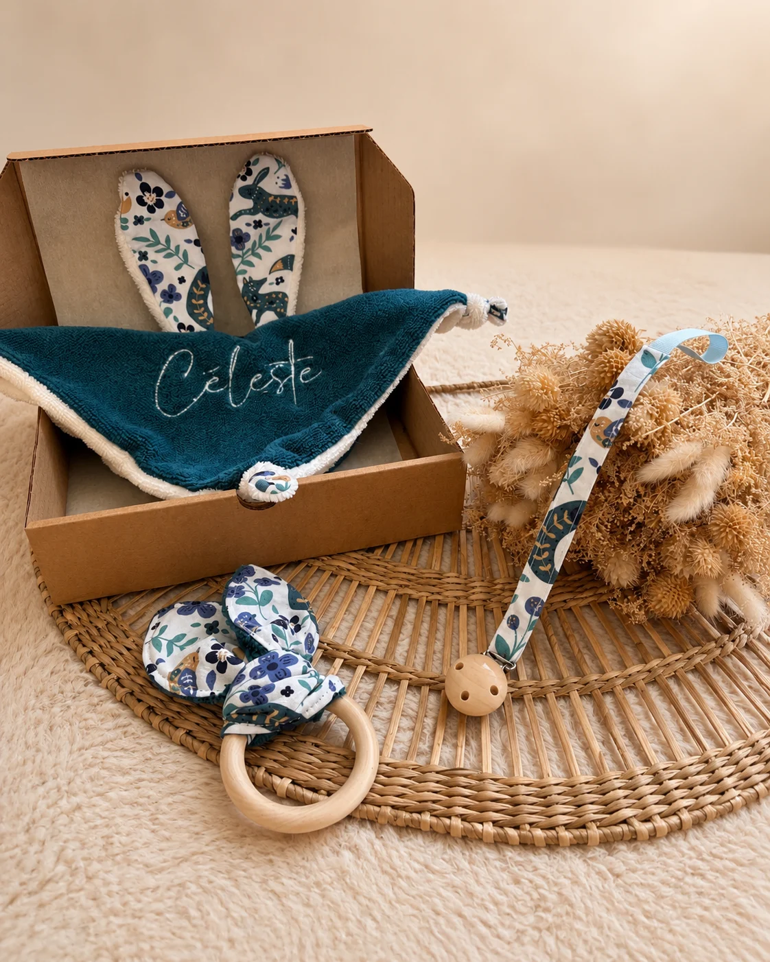 Coffret naissance doudou plat et accessoires assortis - "Forêt stellaire"