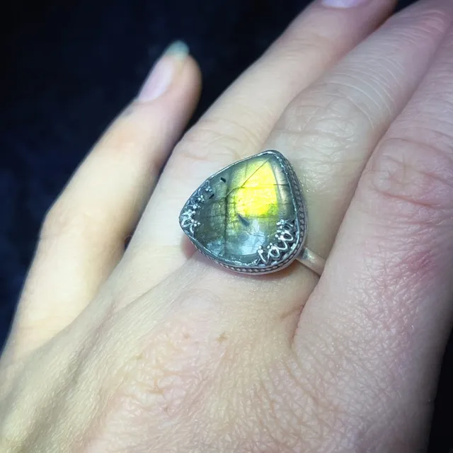 Bague argent 925 faite main - Labradorite triangle taille réglable - Bijou alternatif - Handmade sterling silver labradorite adjustable ring