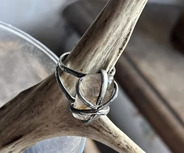 Bague sarcophage quartz rutile argent