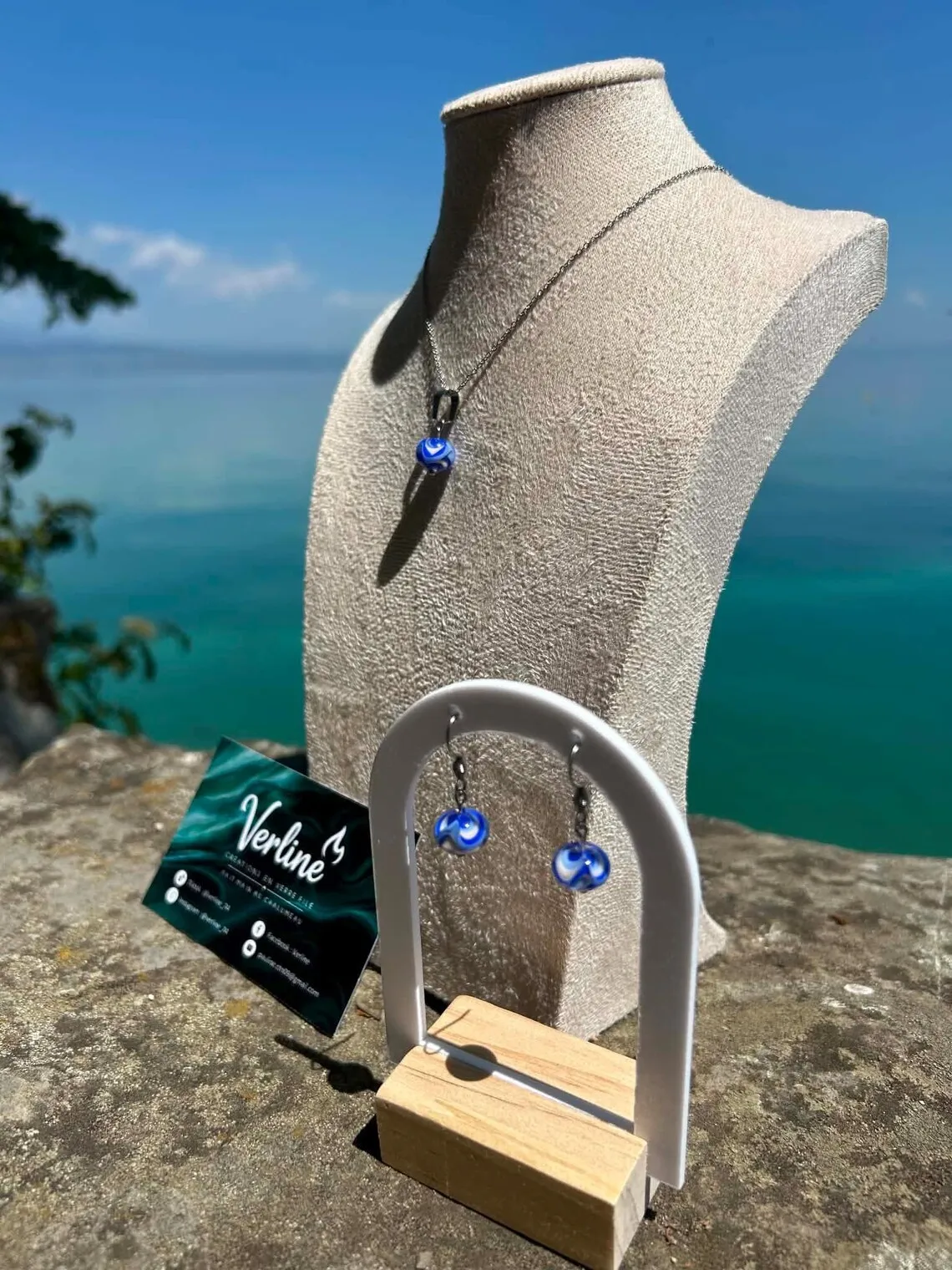 Coffret Océane collier et boucles d’oreilles bleu et blanc
