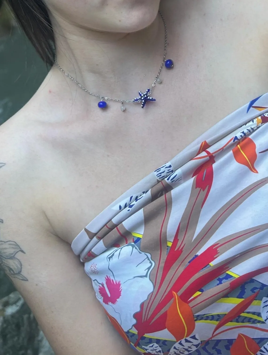 Collier étoile de mer bleue en verre filé