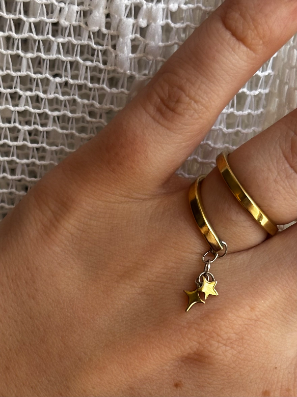 Bague double anneau à breloque étoiles