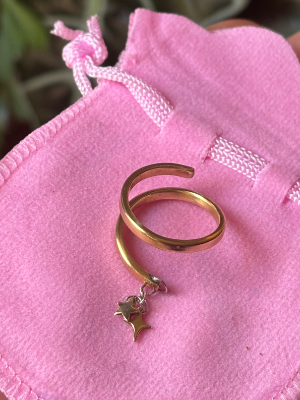 Bague double anneau à breloque étoiles